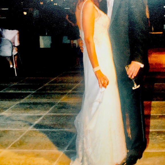 Amsale Dresses & Skirts - AMSALE
Stunning wedding dress. Only worn once ;-).